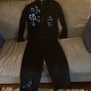 Barely worn womans jogging set